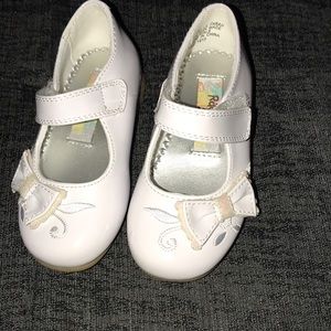 Girls size 5 dressy shoes